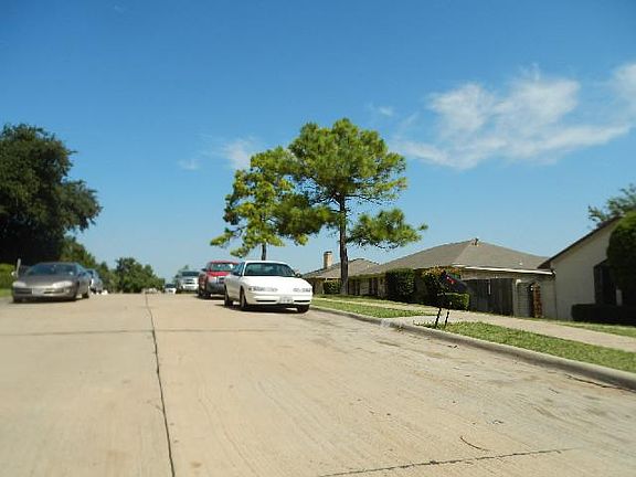 4th image of 3214 Oak Hill Dr