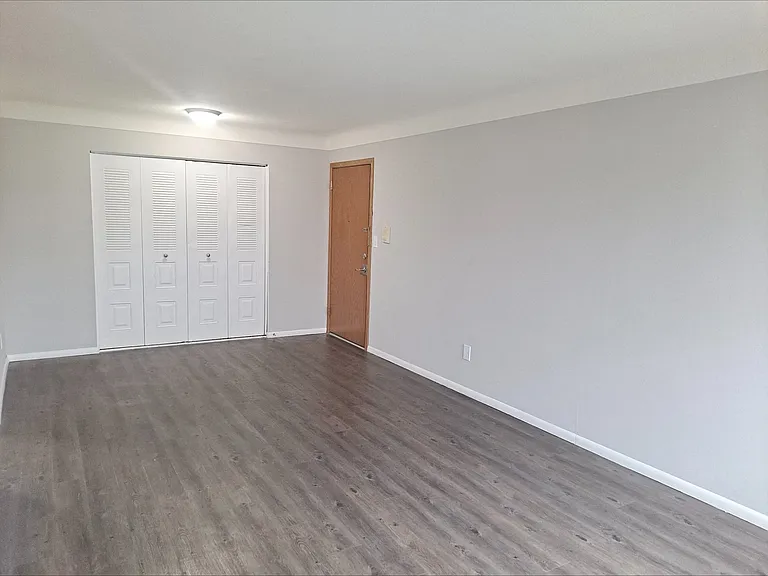 English Conway Place — Photo 43