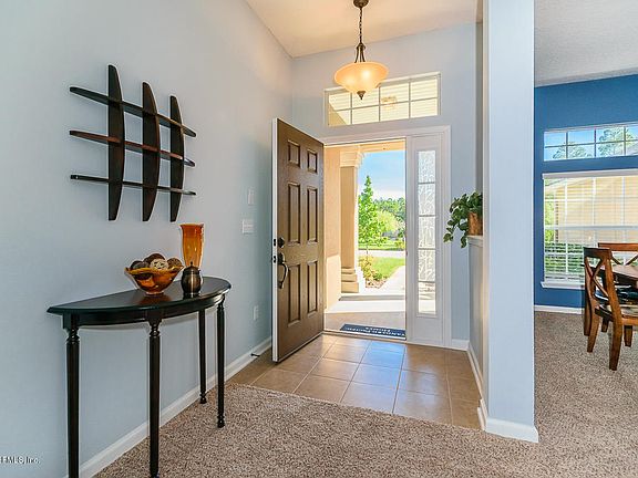 4th image of 526 Arborwood Dr