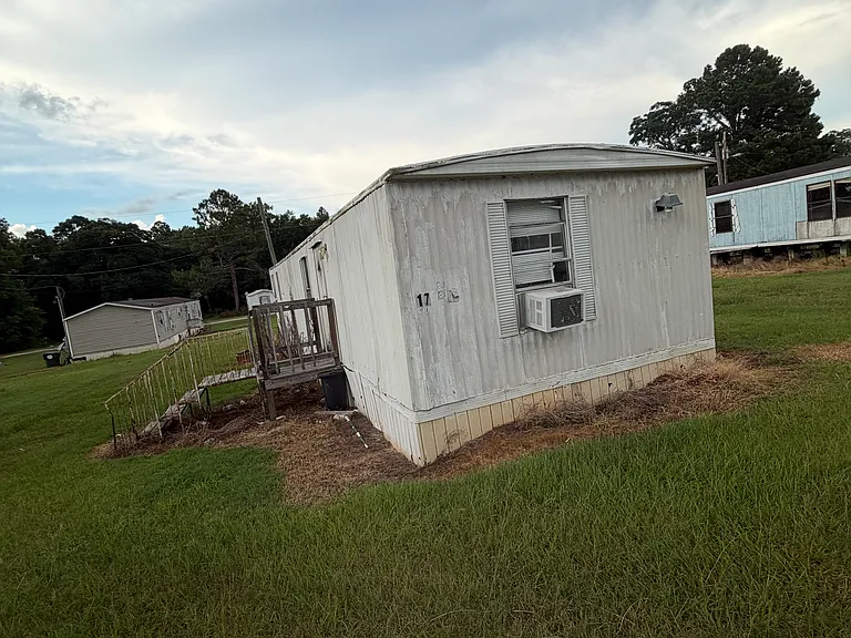 321 Lacross Rd — Photo 2