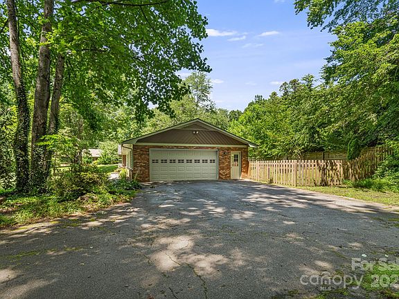 5th image of 102 Prestwick Dr #10