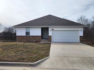 1295 S Whitaker Avenue, Republic, MO 65738
