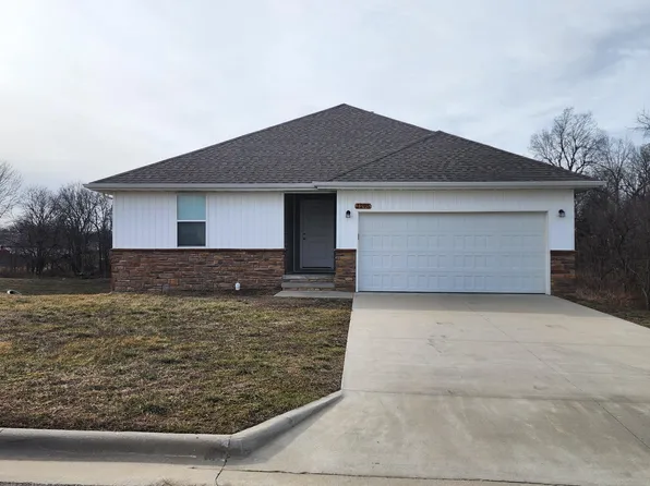 1295 S Whitaker Avenue, Republic, MO 65738