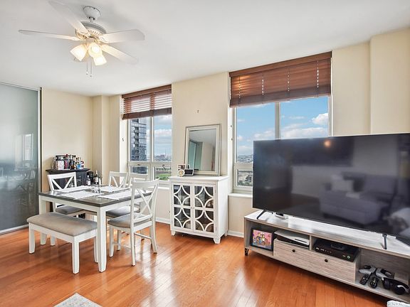5th image of 1111 S Wabash Ave APT 2306