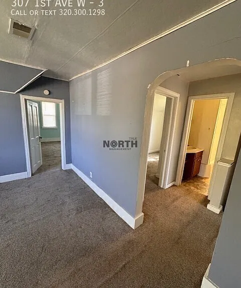 307 1st Ave W #3 — Photo 2