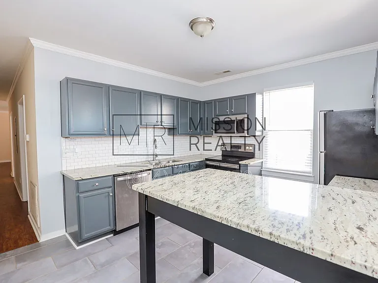 1402 Bainbridge St #B — Photo 9