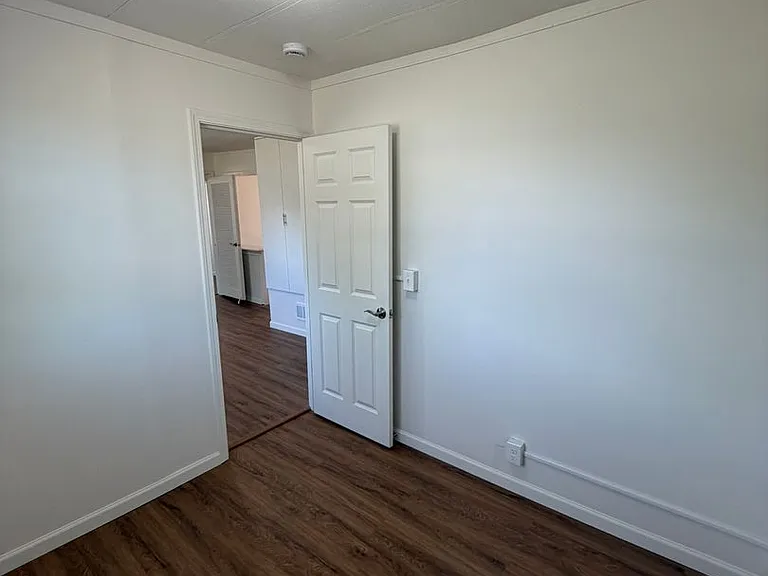 3435 Kathryn Ave NE — Photo 7