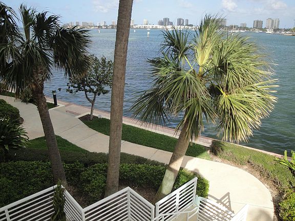 5th image of 2640 Lake Shore Dr Unit 216