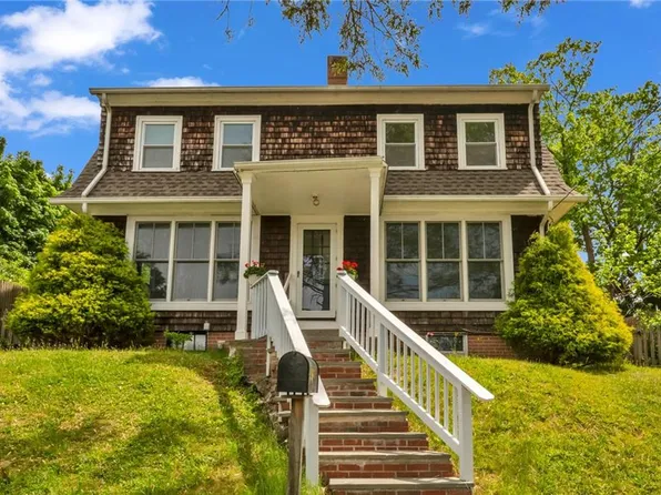 14 Barnsdale Rd, East Providence, RI 02914