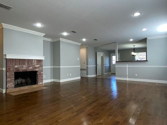 2nd image of 4328 Hunters Creek Dr