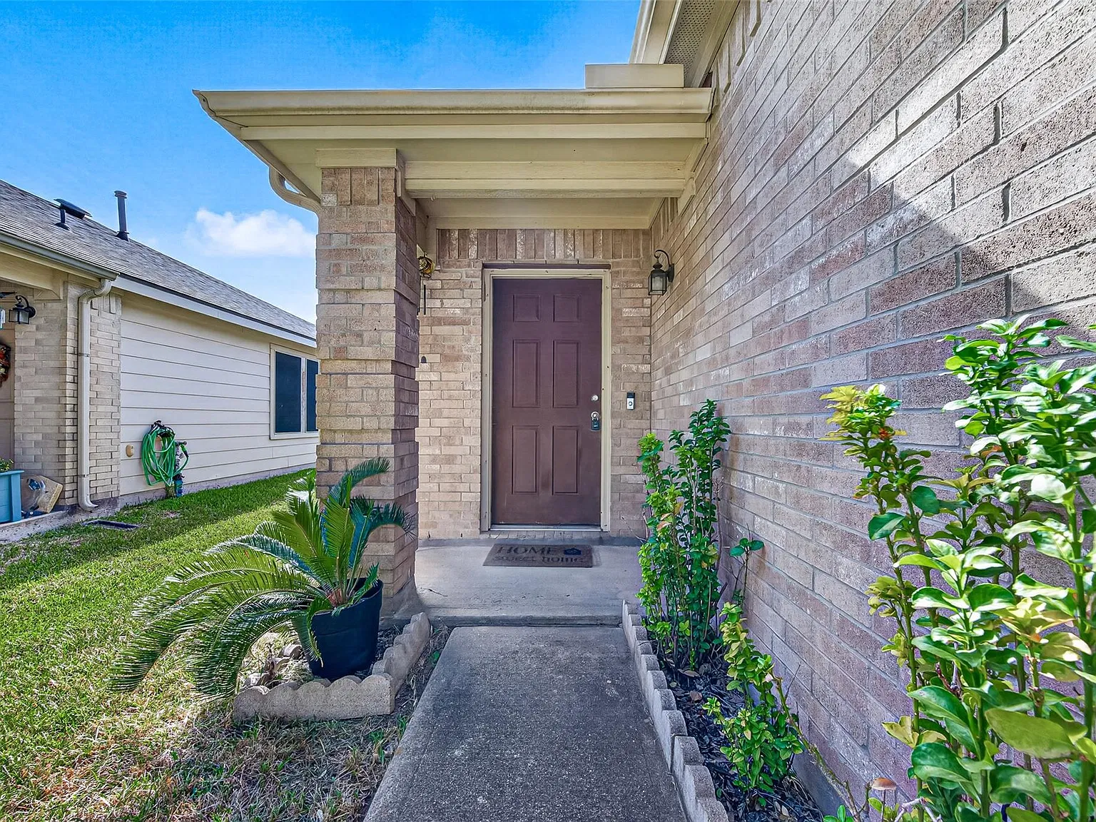 3 bed, 2.0 bath, 1648 sqft, $1,800 — Photo 3
