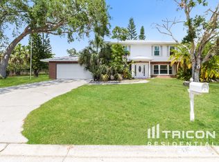 1300 Chesterfield Dr, Clearwater, FL 33756