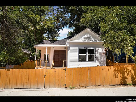 3rd image of 419 N Monumental