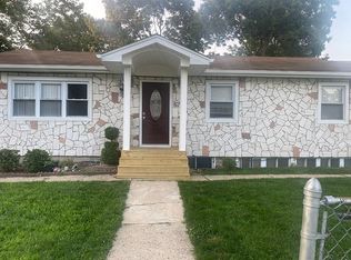 31 Croley St, Huntington, NY 11743