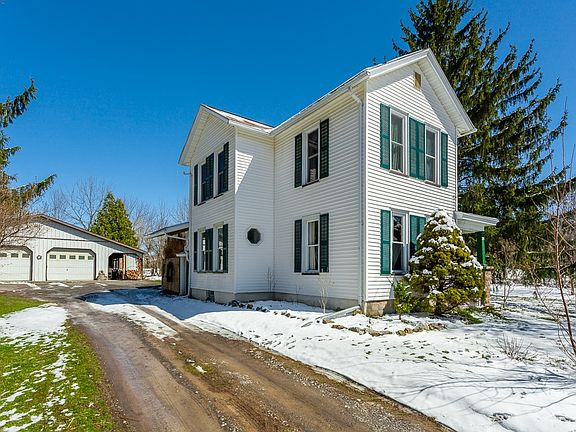3rd image of 24 East Ave