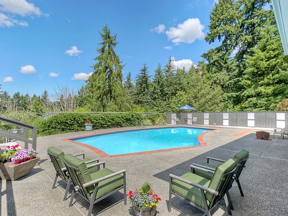 3rd image of 5016 110th Avenue Ct E