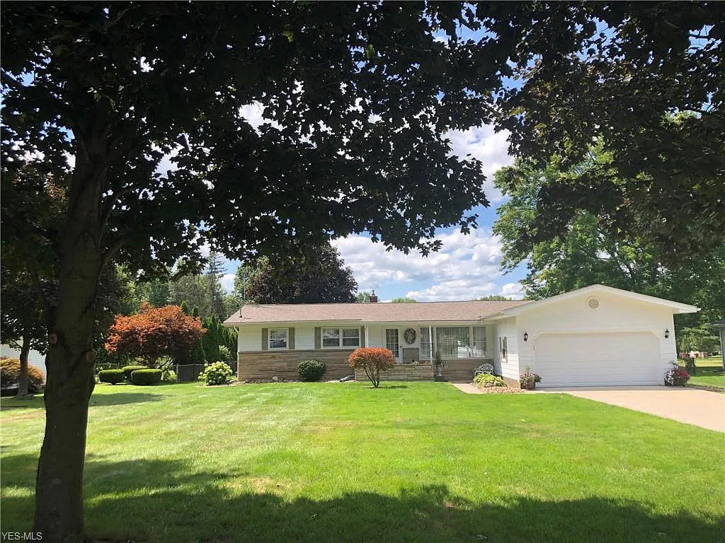 2173 Howland Wilson Rd NE photo 1