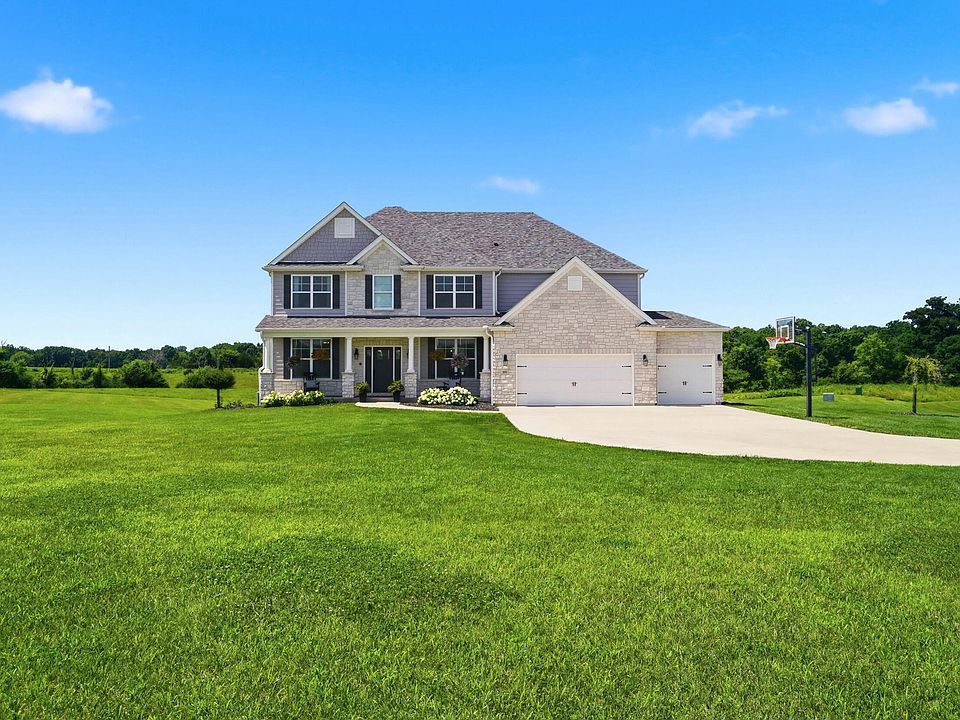 1st image of 220 Monaco Ct E