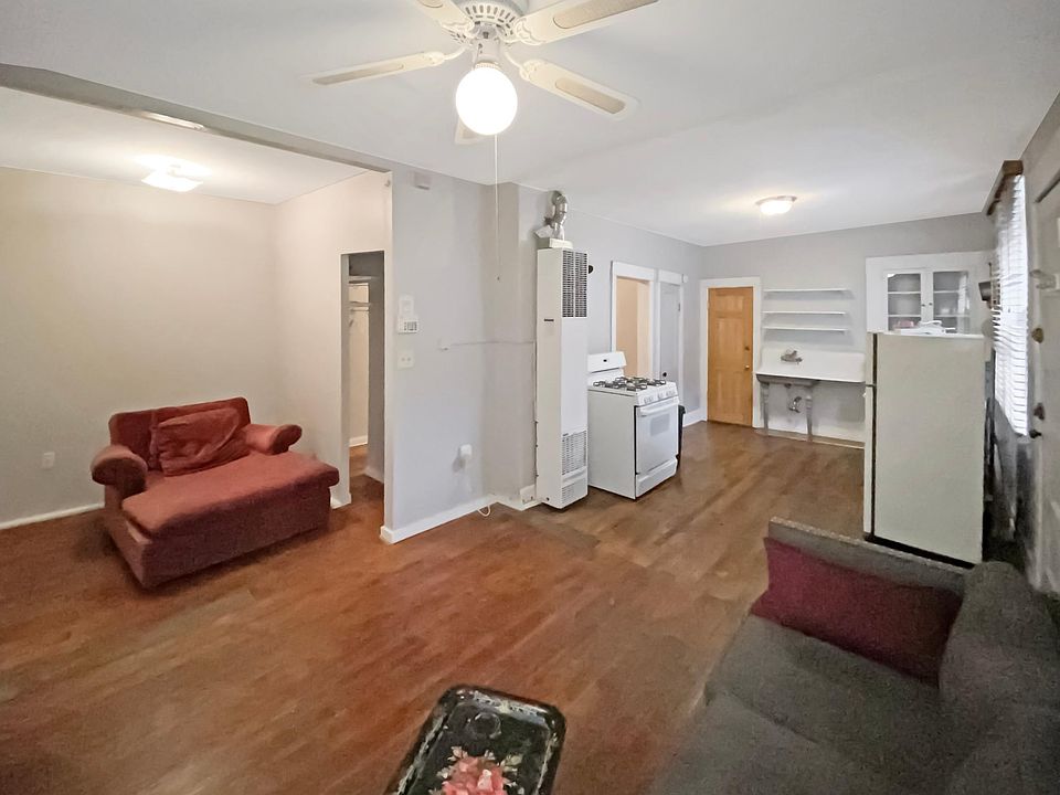 1st image of 2022 W Wabansia Ave Unit 1F