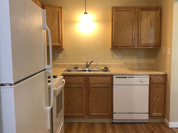 2nd image of 469 Glendale Dr APT 32