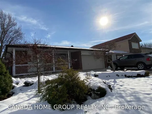 820 Forestwood Dr, Mississauga, ON L5C 1G7