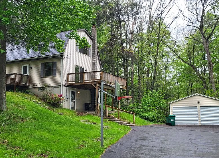 45 Laurel Hollow Ests — Photo 2