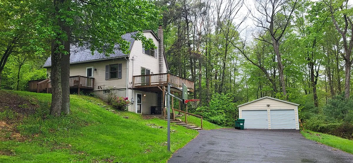 Building Photo - 45 Laurel Hollow Ests