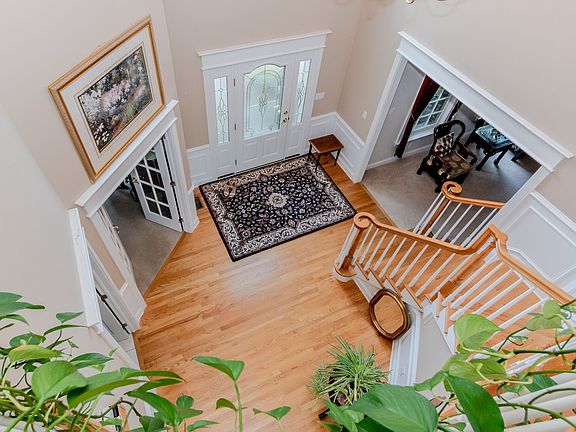 5th image of 79 Saddle Ln