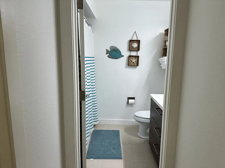 N 28th Dr — Photo 11