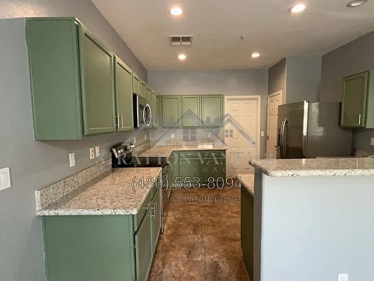 1426 N 81st Dr — Photo 3