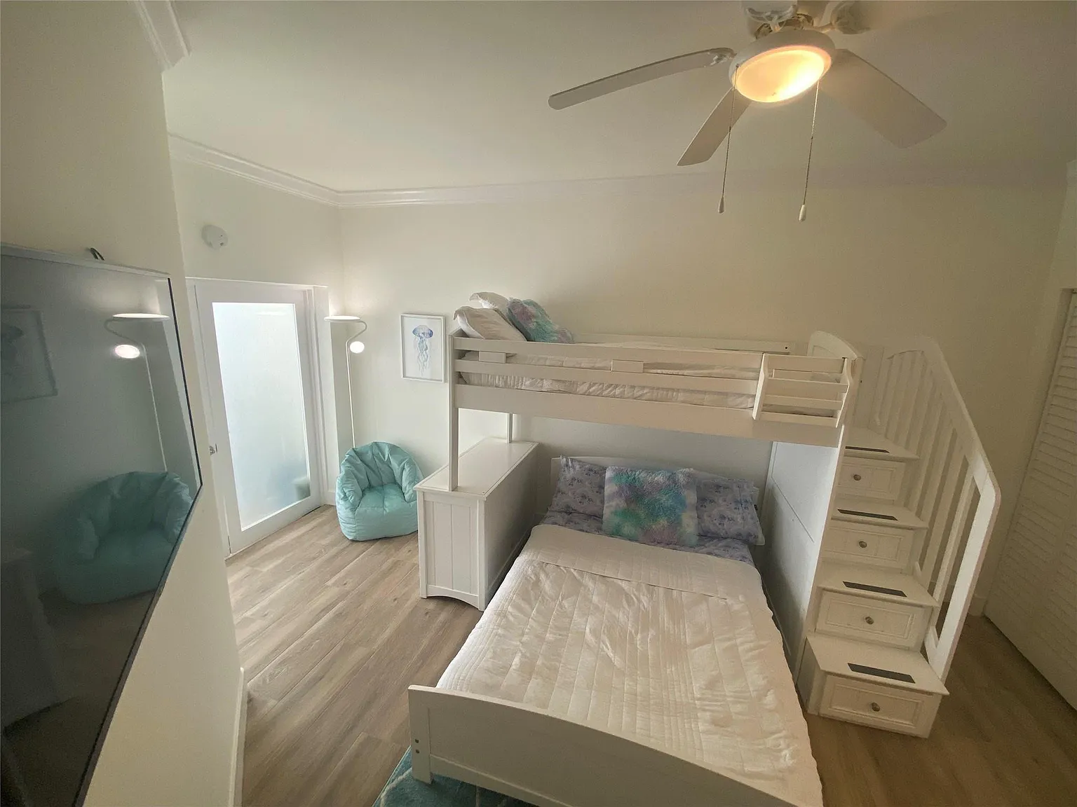 2 bed, 2.0 bath, 1529 sqft, $3,000 — Photo 2
