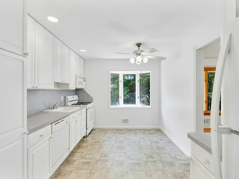 516 Knickerbocker Rd — Photo 29