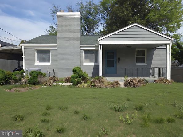 220 University Blvd E