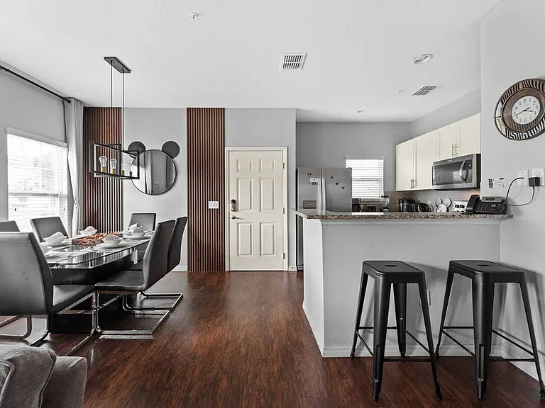 Oyster Ln — Photo 9
