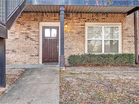 5th image of 1725 Harvey Mitchell Pkwy S APT 1815