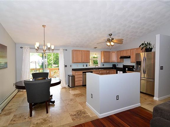 5th image of 5 Bradford Ct