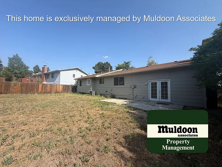 2958 Roche Dr N — Photo 32
