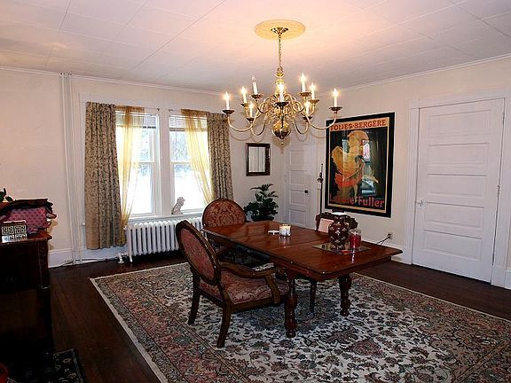 4th image of 302 Summit Ave #304