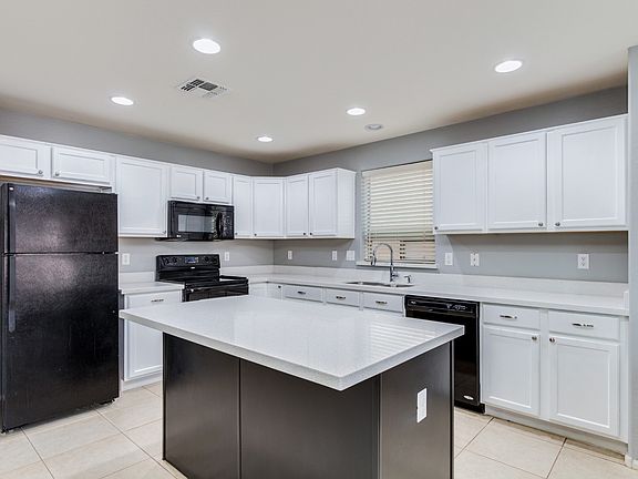 new quartz counters!