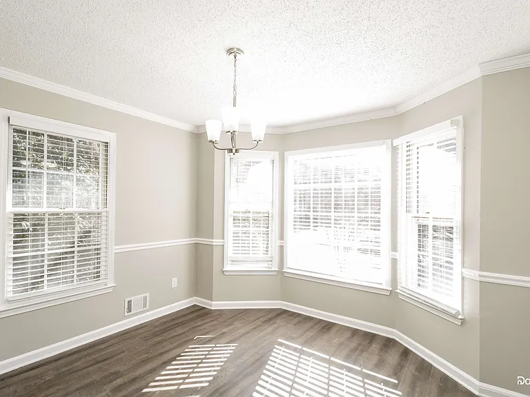 21 Bedford Ct — Photo 8