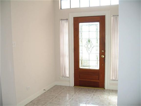 4th image of 2520 Country Club Dr