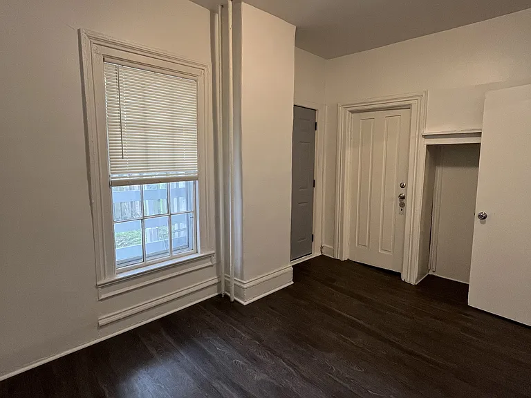 214 Ferris St — Photo 13