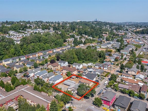 2nd image of 6757 38th Ave S