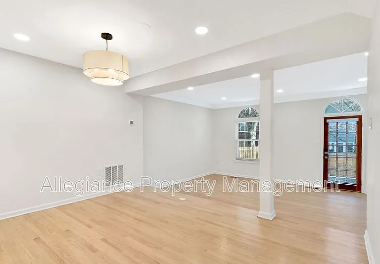 6630 Medinah Ln — Photo 5