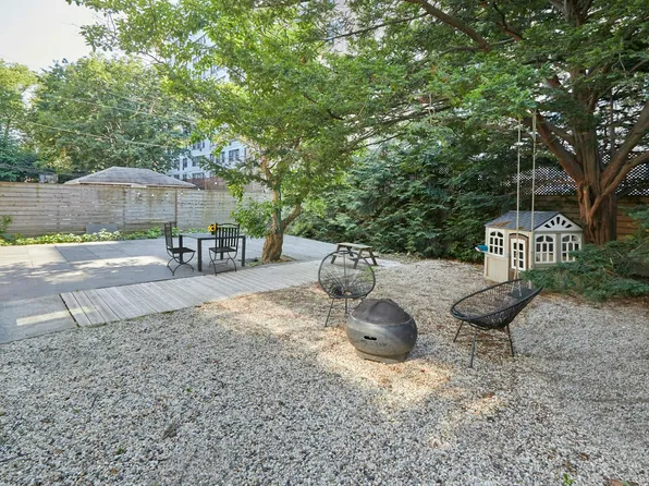 792 East 21st Street image 27 of 27