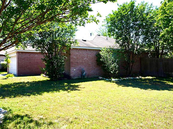 5th image of 1144 Woodlands Dr