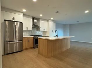 457 W Broadway #407R, Boston, MA 02127