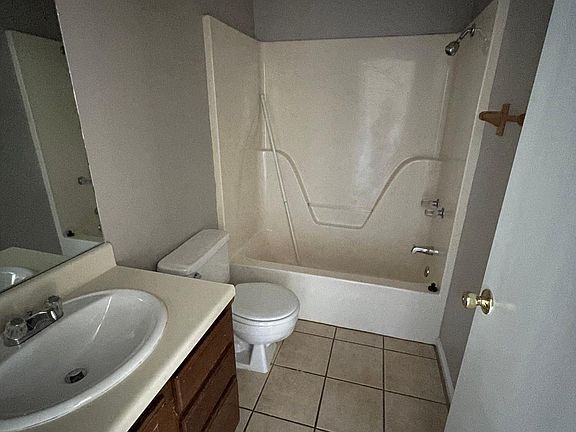 3rd image of 514 Red Drew Ave