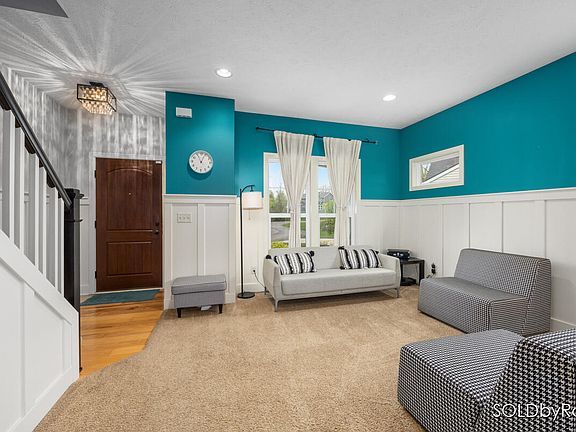 4th image of 3558 Bridgehampton Dr NE