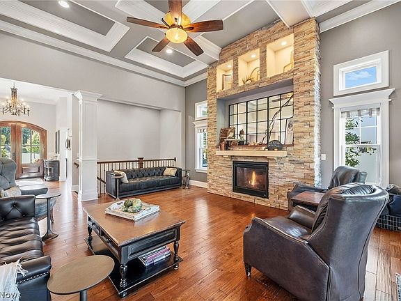 3rd image of 577 Lyonswood Dr